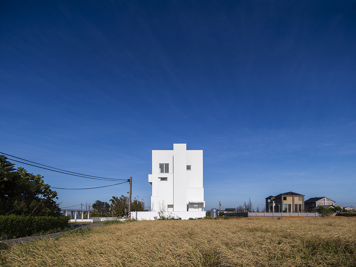 A House Renovation Completed by Ho+Hou Studio Architects in Taipei